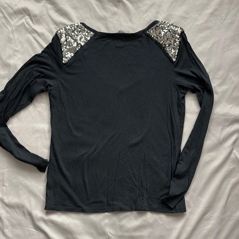 Victoria’s Secret Black Sequin Long Sleeve V-Neck Top Large - Picture 5 of 5